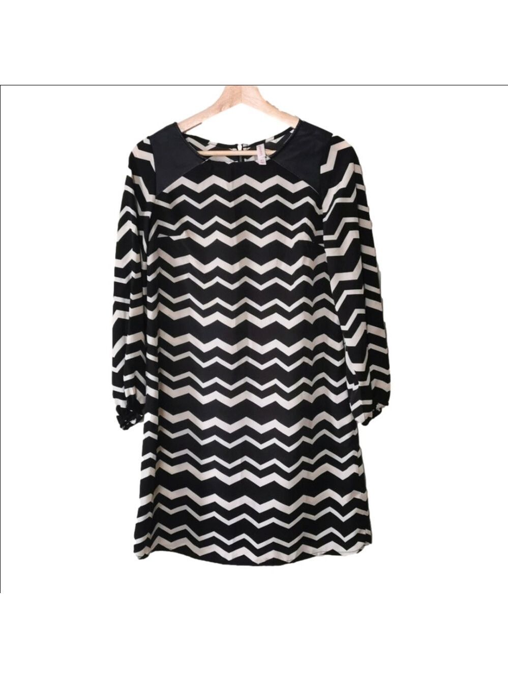 Xhilaration Black and Cream pattern dress. Size small